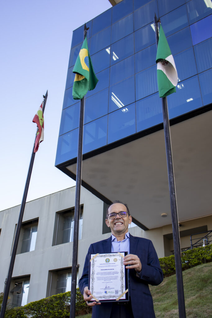 Paulinho da Silva diplomado como vereador.